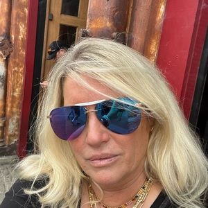 Meet your Posher, Michele